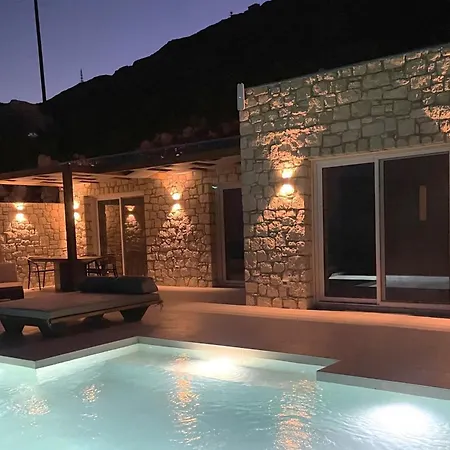 Villa Kyma - *